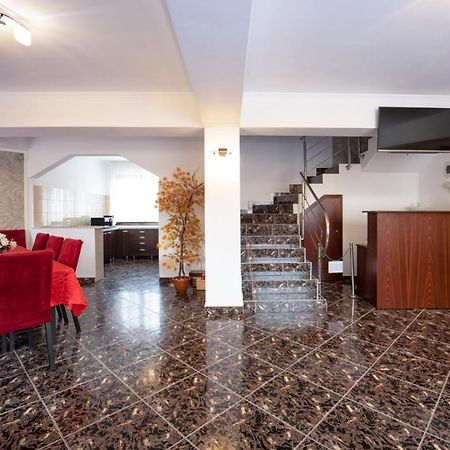 Amedeia Hotel Бран Екстериор снимка