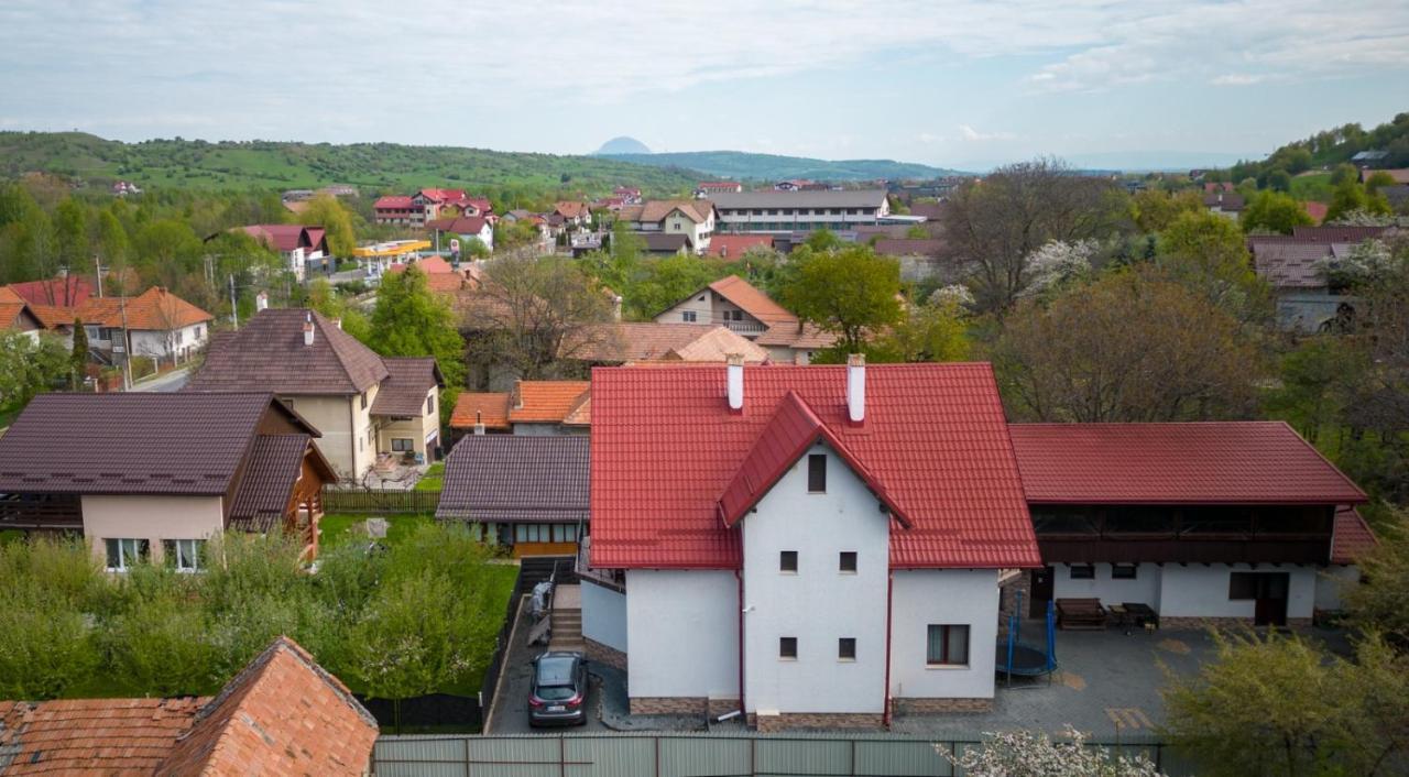 Amedeia Hotel Бран Екстериор снимка