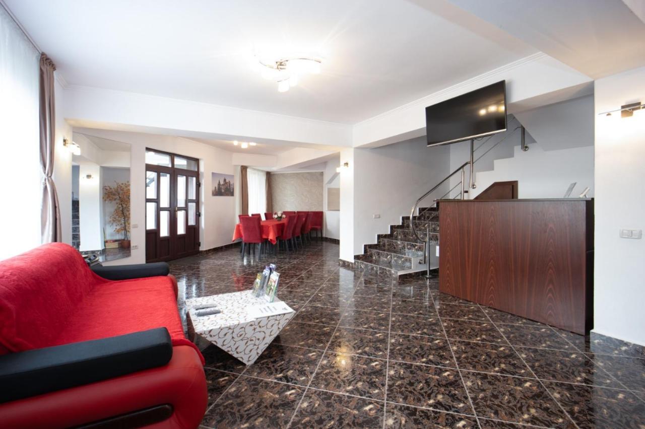 Amedeia Hotel Бран Екстериор снимка
