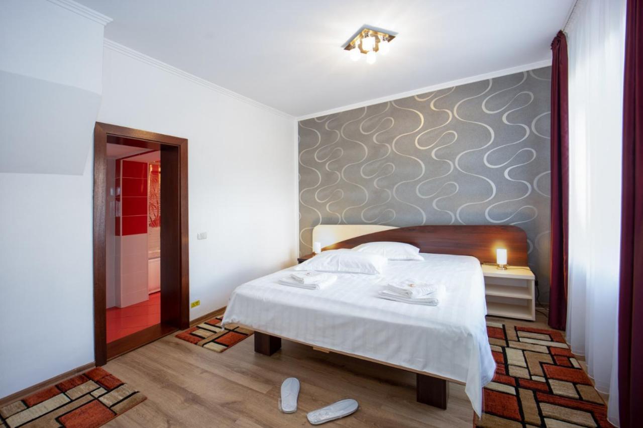 Amedeia Hotel Бран Екстериор снимка